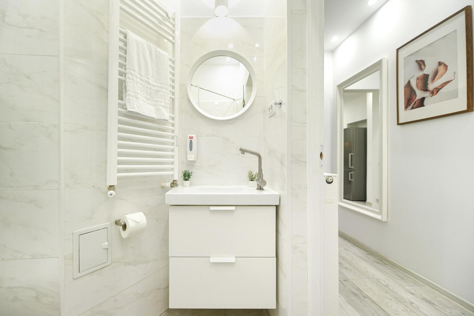 Ideal Home - Spacious & Modern Accommodation Near Unirii Square Bucureşti Phòng bức ảnh