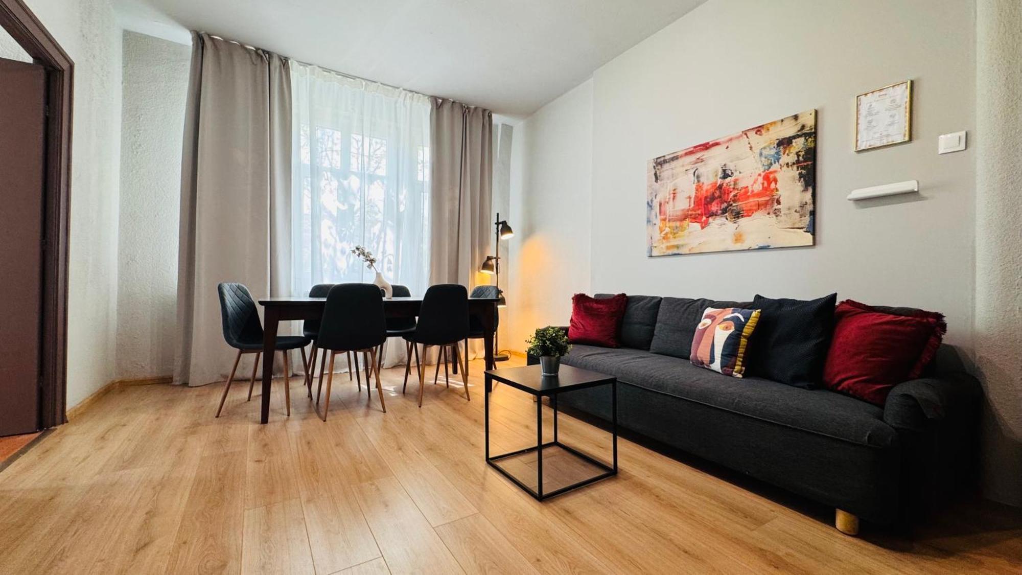 Ideal Home - Spacious & Modern Accommodation Near Unirii Square Bucureşti Ngoại thất bức ảnh