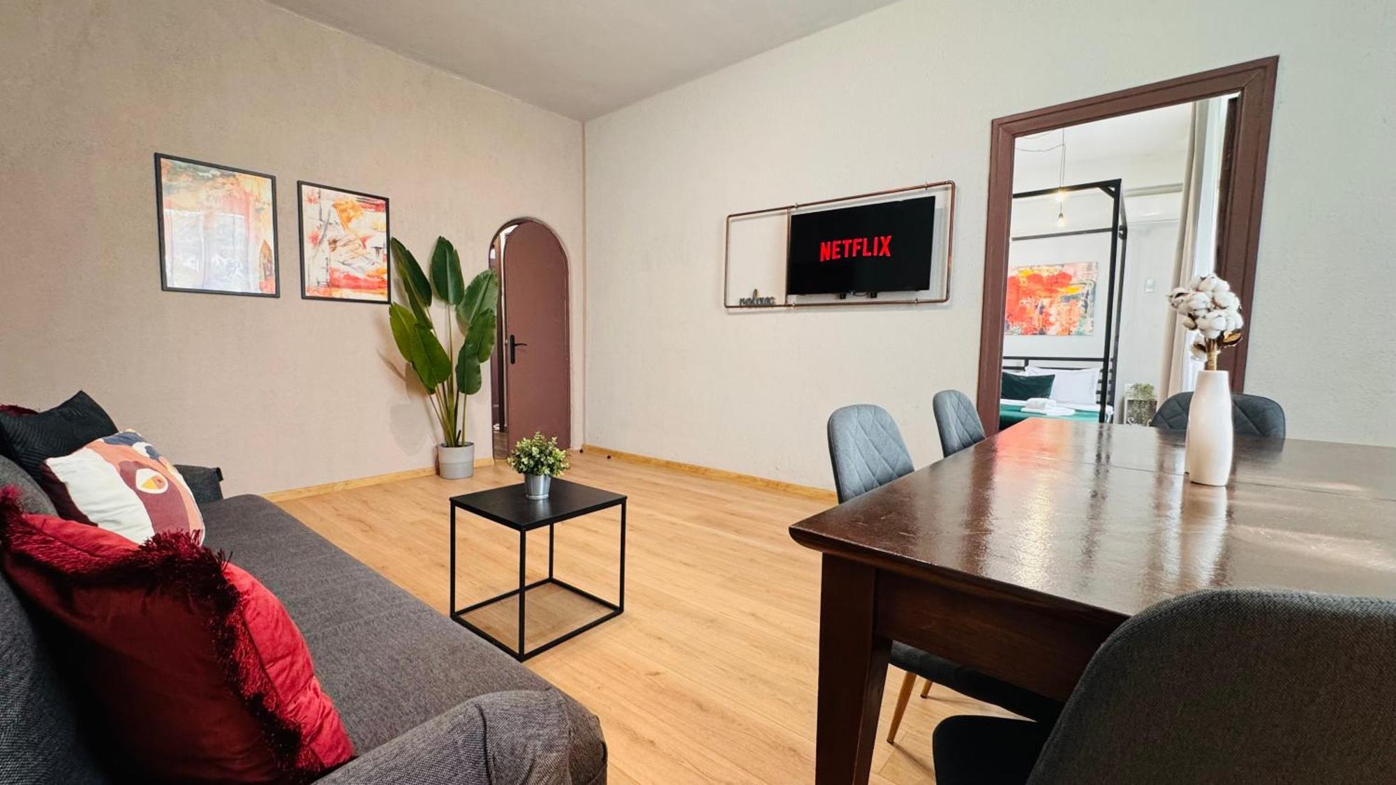 Ideal Home - Spacious & Modern Accommodation Near Unirii Square Bucureşti Ngoại thất bức ảnh